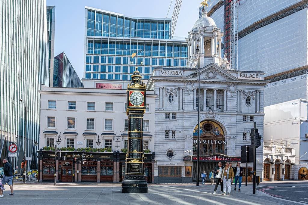 Self-service luggage locker alternative near Liverpool Street